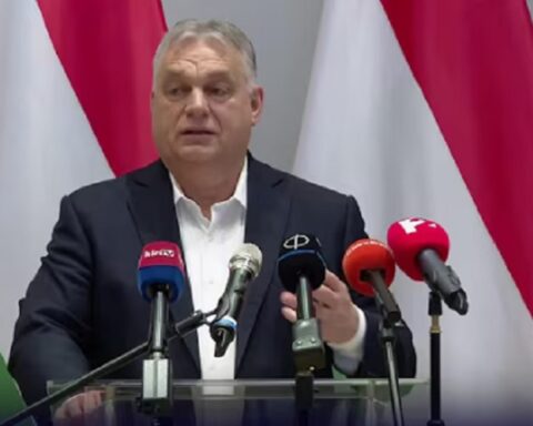 Орбан: Политичари Европске уније, трговци оружјем и банкари не желе крај рата у Украјини