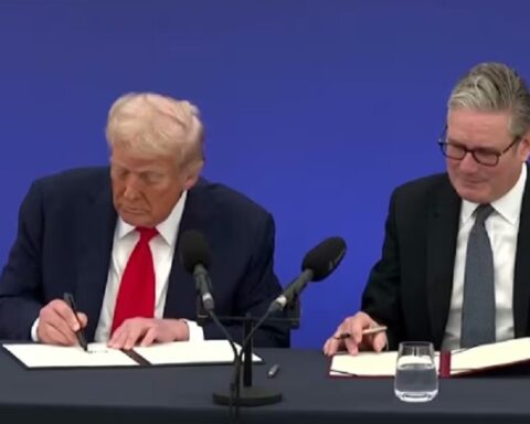 САД замрзле технолошки споразум са Британијом вредан 41 милијарду долара због онлајн цензуре