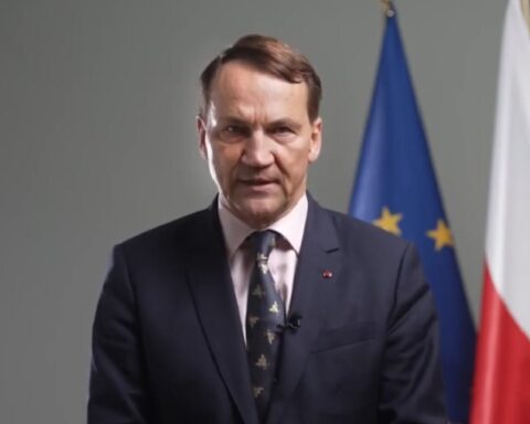 Пољски министар спољних послова поручио Илону Маску: Не свиђа ти се ЕУ? Иди на Марс