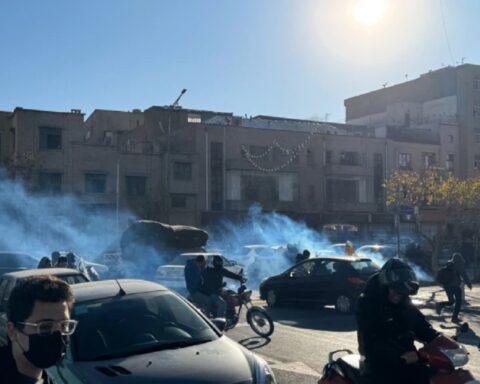Režim u Teheranu u panici dok protesti tresu 27 provincija Irana!