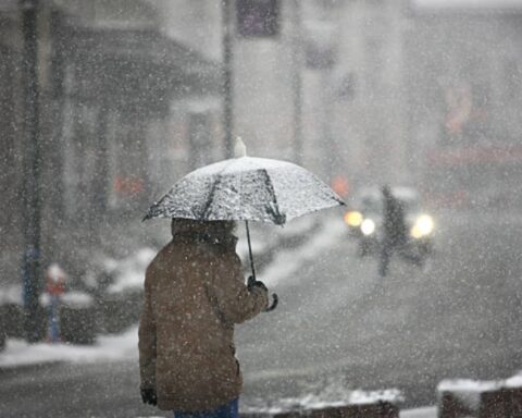 RHMZ izdao dramatično upozorenje: ledena kiša i sneg mogu dovesti do potpune blokade puteva