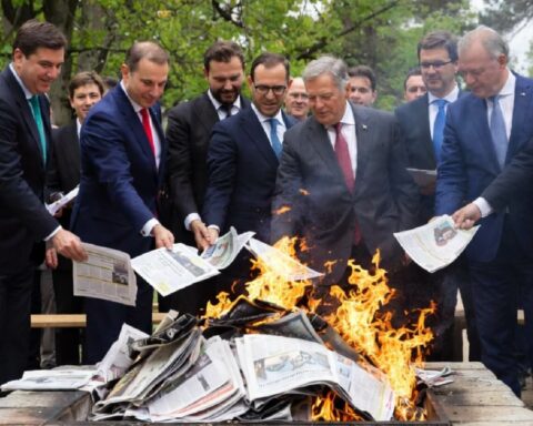 NAJNOVIJI UDAR Nemačkih Vlasti na Slobodu Govora - Džejms Bovard