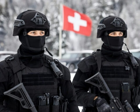 Kao da je ratno stranje! Davos je za vreme održavanja WEF-a imao više vojske na ulicama nego što ih ima na frontu u Ukrajini! Koristili i PVO!