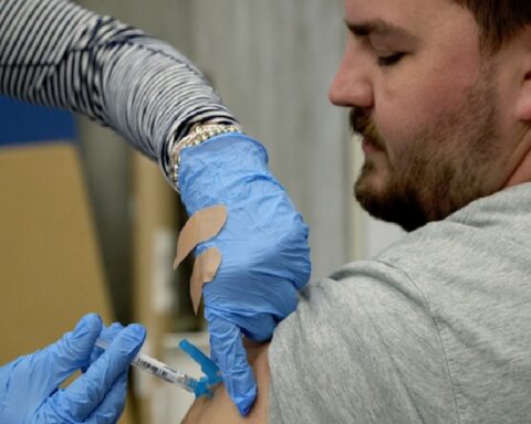 UDARNO! Nova studija koja je dokazala povezanost COVID vakcine sa RAKOM nestala nakon navodnog hakerskog napada