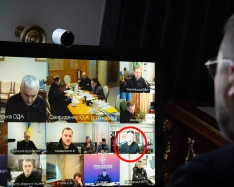 Zalenski postao sprdnja u celom svetu! Pokušao da inscenira nestanak struje u svojoj kancelariji!