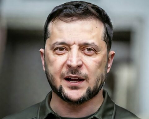 ZELENSKI PRODUŽAVA VANREDNO STANJE I MOBILIZACIJU: Ništa od izbora - nastavlja se borba do poslednjeg Ukrajinca