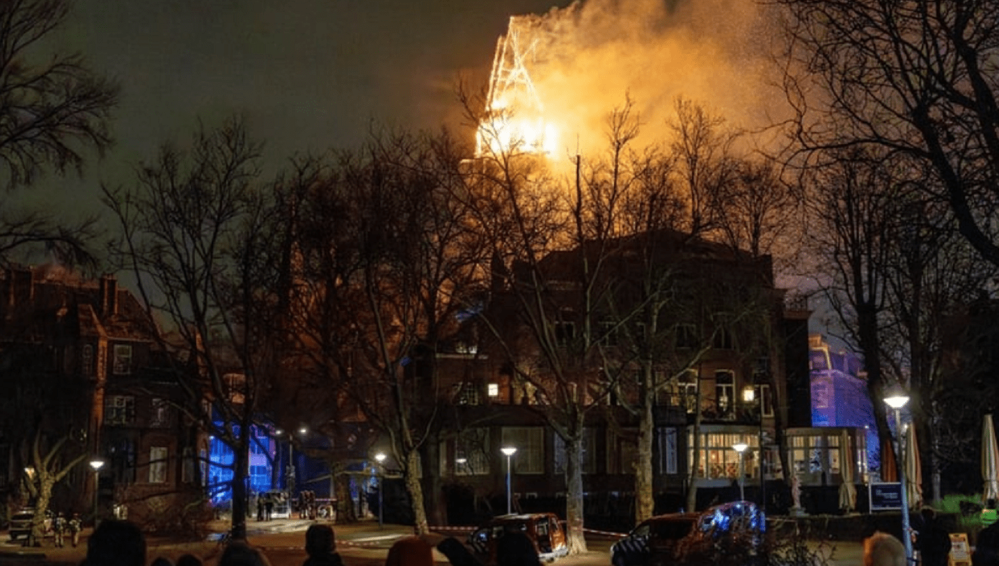 НОВА ГОДИНА У АМСТЕРДАМУ! Спаљњена Црква из 19. века, напади на полицију, анархија по рецептури Брисела