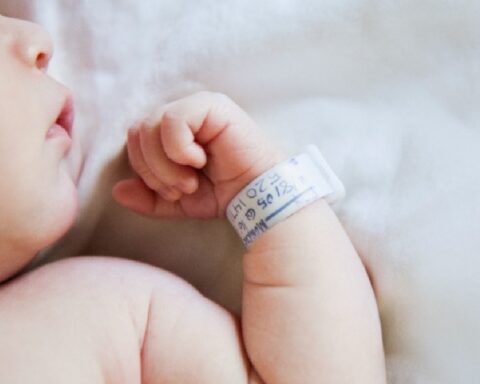 Digitalni identitet od rođenja: Ova država uvodi praćenje dece preko aplikacije od momenta kada dođu na ovaj svet