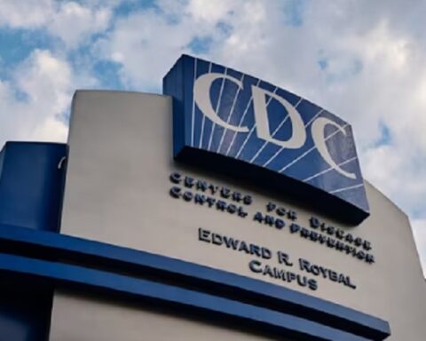 Glavni zvaničnik za vakcine u SAD podneo ostavku dok Kenedi menja politiku imunizacije