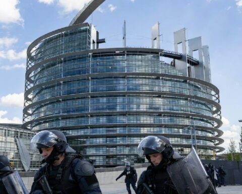 Policija izvršila raciju u kancelarijama Evropske komisije zbog prodaje nekretnina vrednih 900 miliona evr