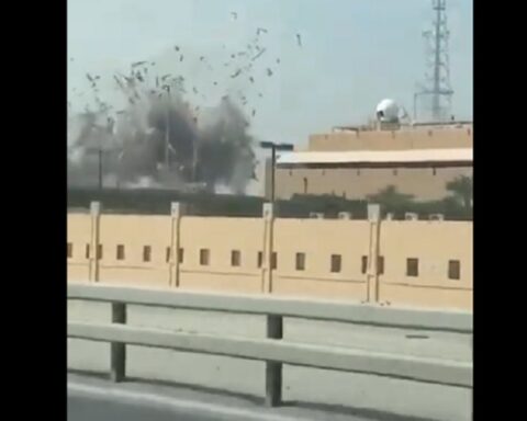 Bliski istok klizi ka velikom ratu: Iran uzvraća Izraelu, eksplozije odjekuju i u Emiratima, Bahreinu i Kuvajtu