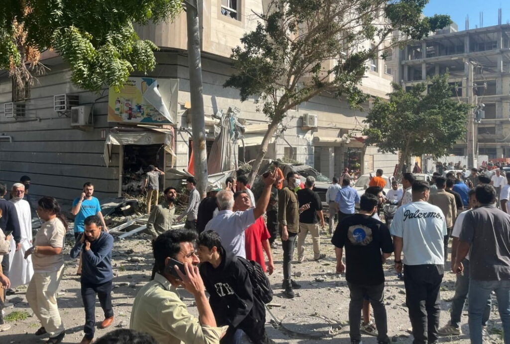 NAROD u Iranu se sprema za napad Amerike! Zakucavaju se prozori, prave se skladišta hrane i vode