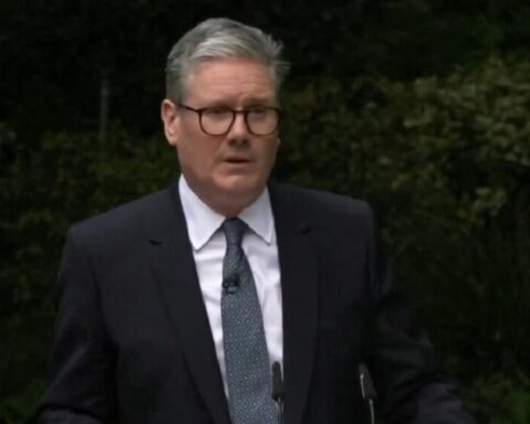 Padaju ostavke zbog Epštajna: Saradnik premijera Kira Starmera napustio funkciju