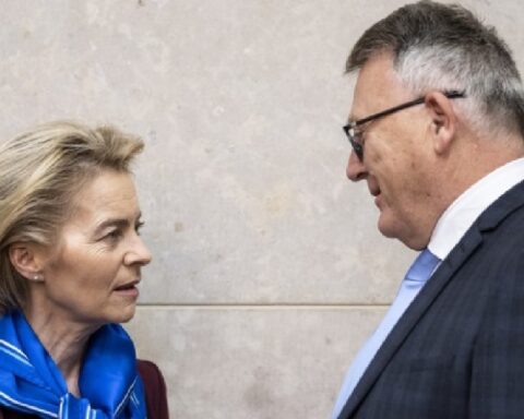 Problemi među EU "Elitom": Nakon Kaje Kalas sad i bivši komesar tvrdi da Lajen vlada kao diktator