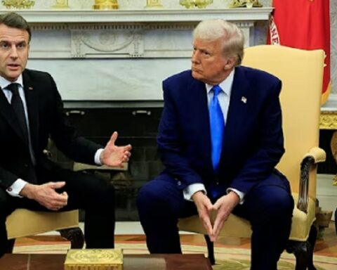 Makron traži da Tramp ukine sankcije evropskim zvaničnicima