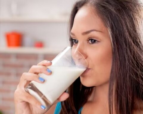 Profesor sa Njujorškog univerziteta: Pijenje mleka je rasizam