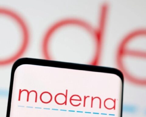 EU prihvata novu eksprimentalnu vakcinu proizvođača Moderna dok Američki FDA pod uticajem Kenedija odbija da eksperimentiše nad Amerikancima