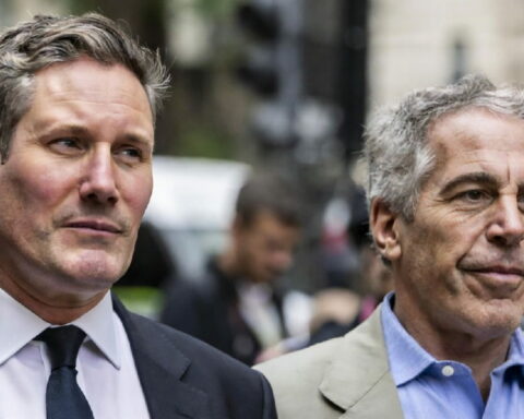 Slučaj Epštajn ruši vlast u Britaniji! Ostrvo poziva premijera Starmera da podnese ostavku nakon skandala!