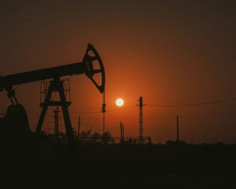 Kina naređuje rafinerijama nafte da obustave izvoz