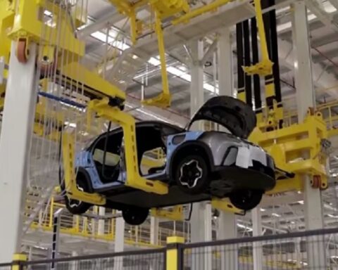 Evropski auto-giganti krive rat sa Iranom za pad prodaje