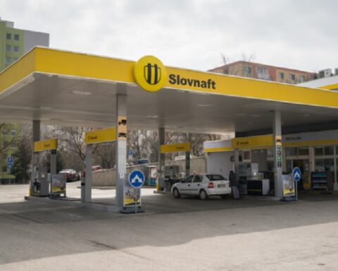 Slovačka diže cenu goriva za strance