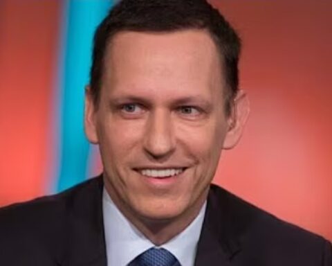 Američki milijarder povezan sa Epštajnom drži predavanja o Antihristu pred vratima Vatikana