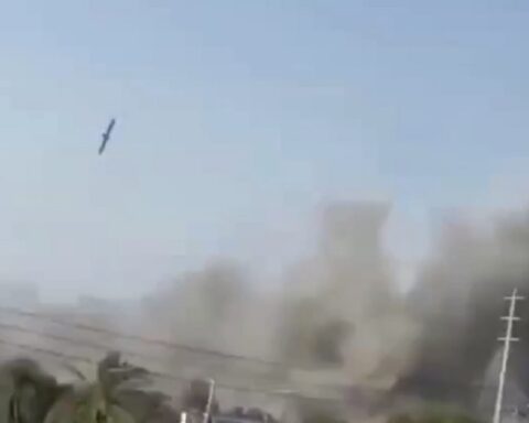 Tramp tvrdi da je Iran gađao školu američkom raketom Tomahavk