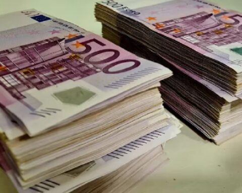 Zapad pritiska Kijev: Veći porezi kao uslov za milijarde pomoći