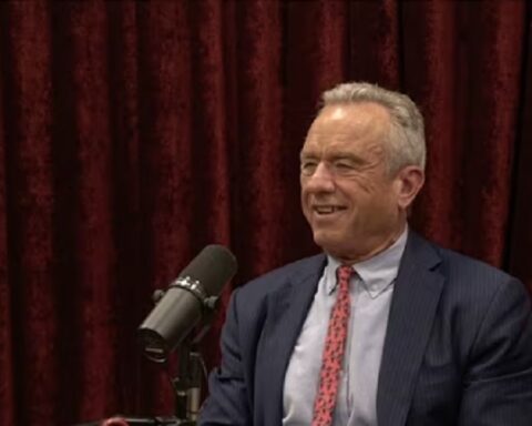 Kenedi menja pravila: Fokus na povrede od vakcina i razbijanje monopola