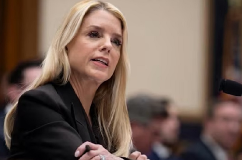 Tramp smenio državnu tužiteljku zbog skandala sa Epštajnovim fajlovima