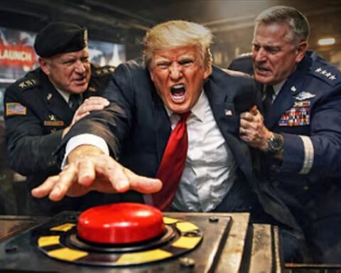 Tramp pokušao da dođe do nuklearnih kodova, zaustavio ga vojni vrh - tvrde izveštaji