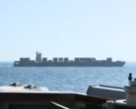 Zaplena iranskog broda podigla cenu nafte, Ormus na ivici novog haosa