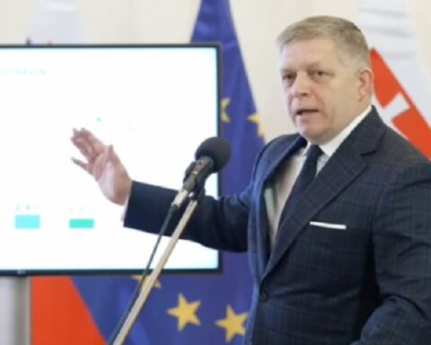 Fico udario na Brisel: „Jesmo li mi idioti da kupujemo ruski gas preko Amerike?“