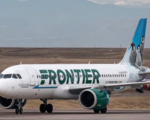 Horor na aerodromu u Denveru: Muškarca usisao motor aviona tokom poletanja