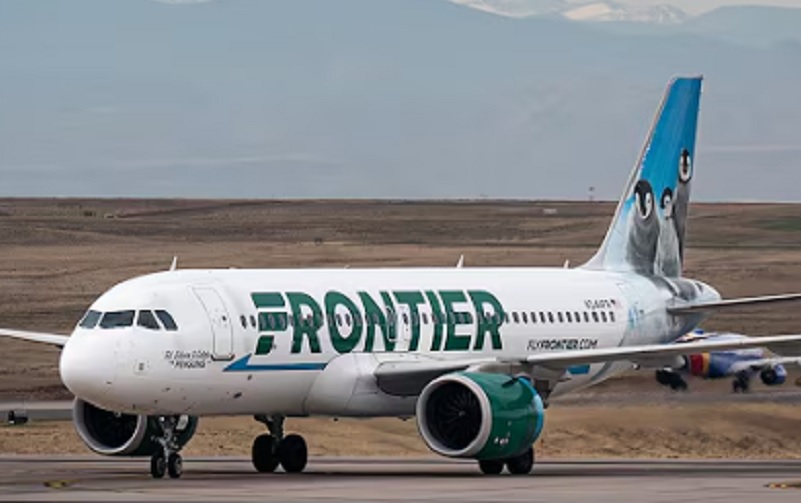 Horor na aerodromu u Denveru: Muškarca usisao motor aviona tokom poletanja