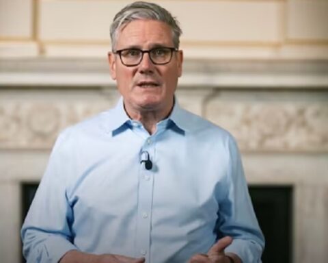 Starmer pred ostavkom: Haos u Laburističkoj partiji trese Britaniju