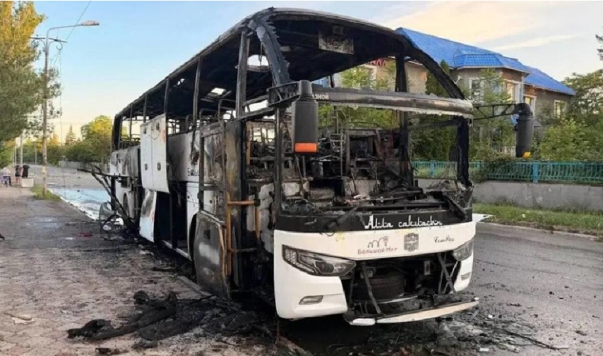 Ukrajinski dron pogodio autobus na relaciji Moskva–Krim: Osam mrtvih u vatrenoj stihiji
