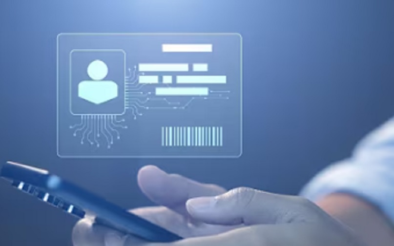 Britanija planira uvođenje digitalne ID kontrole na svaki telefon kroz saradnju sa Big Tech kompanijama