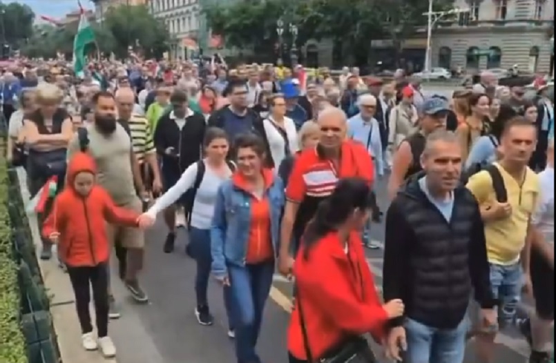 Mađari izviždali novog premijera zbog migrantskog pakta EU