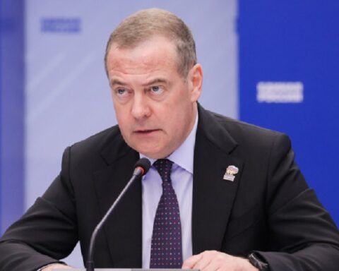 Medvedev upozorava: Mir između SAD i Irana neće dugo trajati