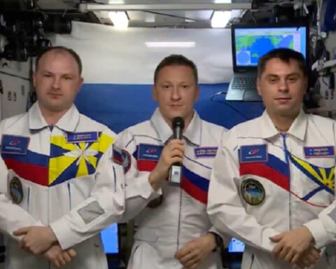 NASA evakuisala astronaute dok su ruski kosmonauti sanirali curenje na Međunarodnoj svemirskoj stanici