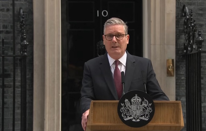 Starmer podnosi ostavku: Britanski premijer odlazi posle talasa kriza i pada podrške