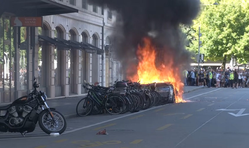 Sukobi u Ženevi pred samit G7: Policija razbila proteste, goreli automobili i leteli projektili