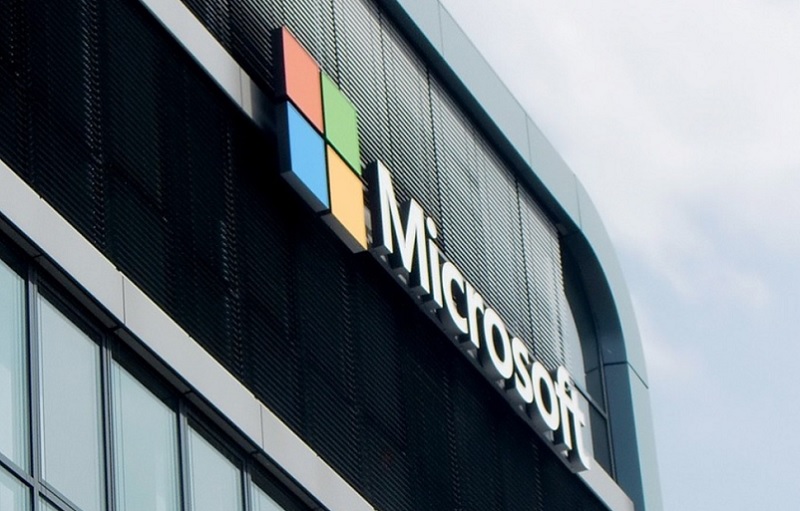 Majkrosoft ukida 4.800 radnih mesta dok ulaže milijarde u veštačku inteligenciju