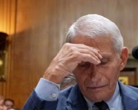 Fauči privatno upozoravao na rizik od pobačaja, a trudnicama govorio da „nema razloga za alarm“