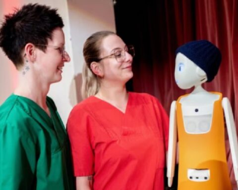 Nemačke škole koriste AI robota „rasističkog strica“ za borbu protiv AfD-a