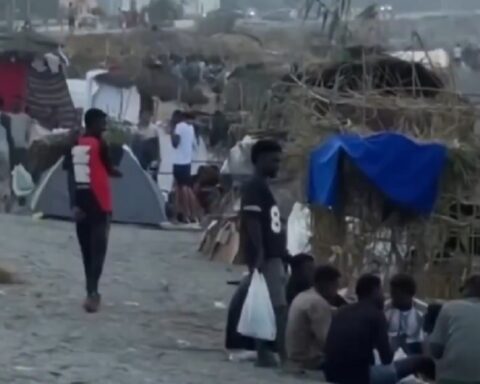 Zaraza hara španskom enklavom prepunom migranata