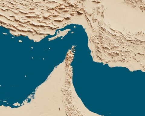 EU se pridružuje pritisku SAD na Iran, dok Južna Koreja razmatra vojnu akciju u Ormuzu