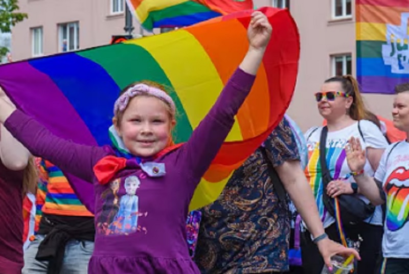 A. Džej Rajs: Transrodna agenda je "normalizacija sadizma"