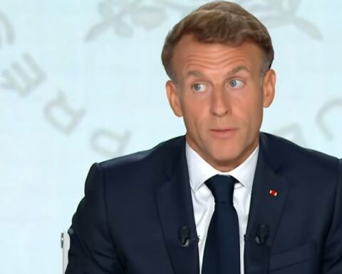 Makron udario na američku slobodu govora: Francuska traži strožu kontrolu društvenih mreža